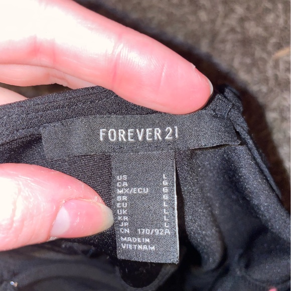 Party dress - Picture 3 of 3